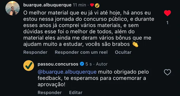 Comentário de aluna dizendo que é o melhor material que já viu em anos de concurso público e que os bônus ajudam a estudar